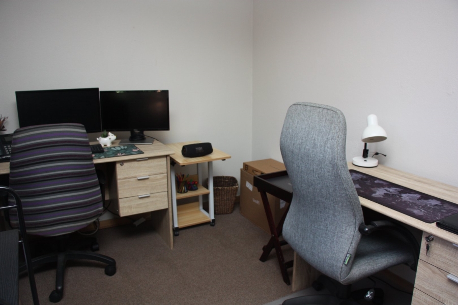 5 Bedroom Property for Sale in Langenhovenpark Free State